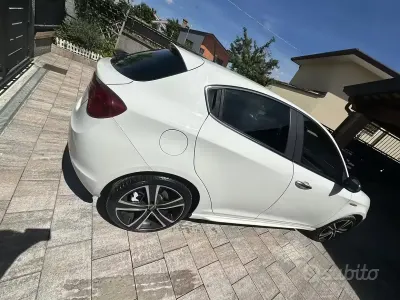 Usata Alfa Romeo Giulietta 130 CV (95 kW) 2012 Bianco Utilitaria