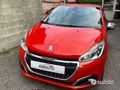 Usata Peugeot 208 Active 74 CV (54 kW) 2016 Arancione Utilitaria