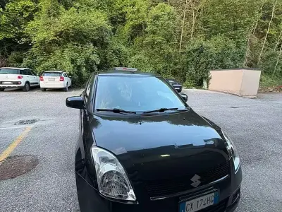 Gebraucht Suzuki Swift 69 PS (50 kW) 2005 Schwarz Kleinwagen