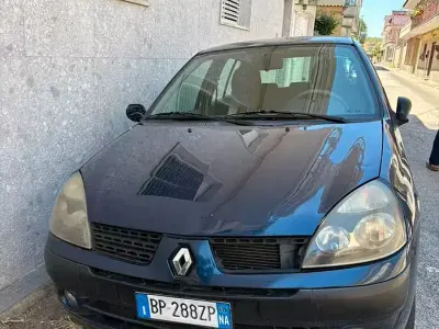 Usata Renault Clio 75 CV (55 kW) 2001 Bluazzurro Berlina
