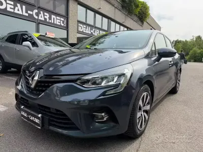 Begagnad Renault Clio V SE 72 HK (52 kW) 2020 Grå Sedan