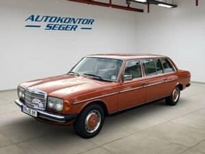 Usata Mercedes 250 129 CV (94 kW) 1978 Arancione Berlina