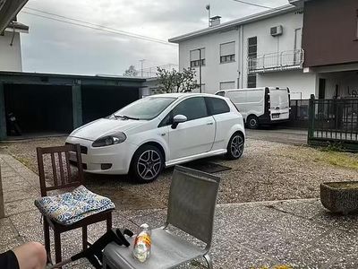 Usata Fiat Grande Punto Sport 90 CV (66 kW) 2010 Bianco Utilitaria
