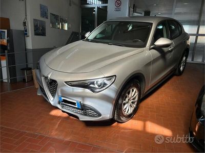 Usata Alfa Romeo Stelvio Business 160 CV (117 kW) 2019 Grigio silverstone SUV