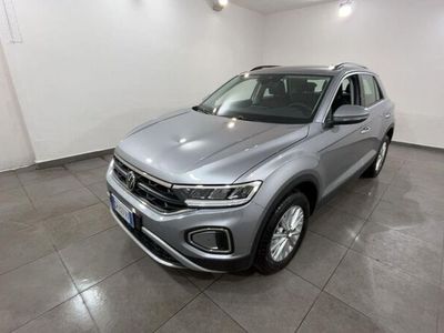 Usata VW T-Roc Life 150 CV (110 kW) 2023 Argento SUV