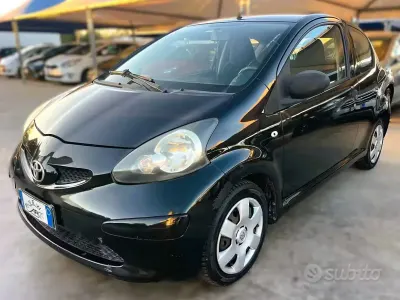 Usata Toyota Aygo 68 CV (50 kW) 2009 Nero Utilitaria