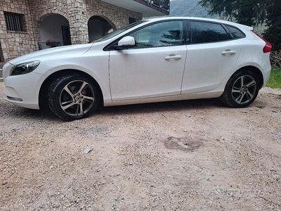 Usata Volvo V40 115 CV (84 kW) 2016 Bianco Station wagon