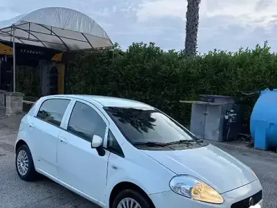 Usata Fiat Punto 75 CV (55 kW) 2008 Utilitaria