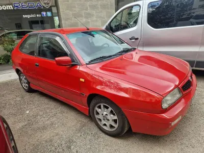 Usata Lancia Delta 90 CV (66 kW) 1998 Utilitaria
