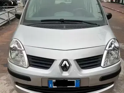 Usata Renault Modus 85 CV (62 kW) 2007 Grigio Monovolume