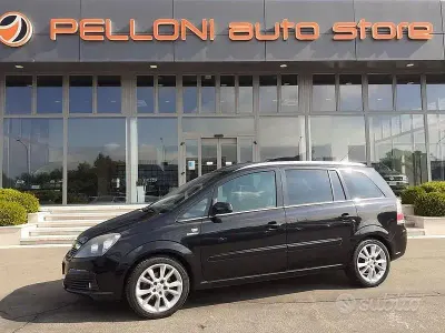 Usata Opel Zafira 105 CV (77 kW) 2008 Nero Monovolume
