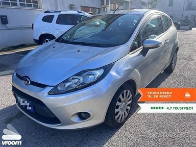 Usata Ford Fiesta Titanium 82 CV (60 kW) 2011 Grigio Utilitaria