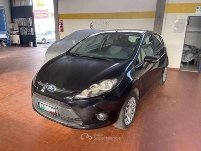 Usata Ford Fiesta 96 CV (70 kW) 2010 Nero Utilitaria