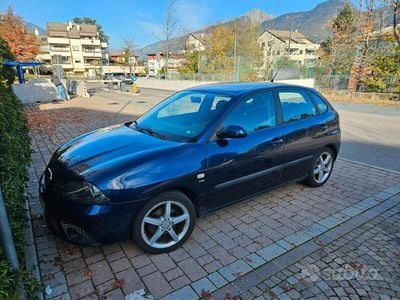 Usata Seat Ibiza 86 CV (63 kW) 2007 Blu Berlina