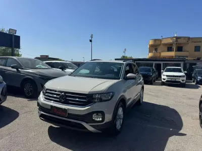 Usata VW T-Cross Style 110 CV (80 kW) 2023 Beige SUV