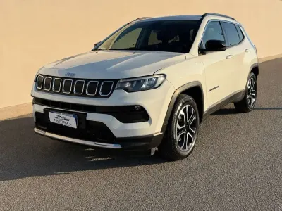 Käytetty Jeep Compass Limited 131 HP (96 kW) 2023 Valkoinen Katumaasturi