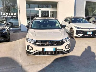 Usata VW T-Roc Life 110 CV (80 kW) 2022 Adcot grey tetto nero SUV