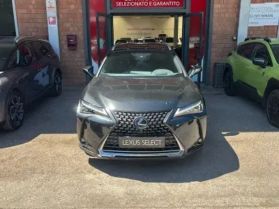 Usata Lexus UX Luxury Line 183 CV (134 kW) 2022 SUV