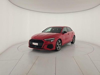Begagnad Audi A3 Sportback S-Line 150 HK (110 kW) 2023 Röd Halvkombi