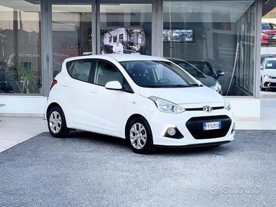 Usata Hyundai i10 67 CV (49 kW) 2016 Bianco Utilitaria