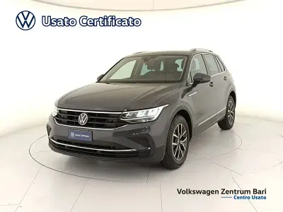 Usata VW Tiguan Life 122 CV (89 kW) 2022 Grigio SUV