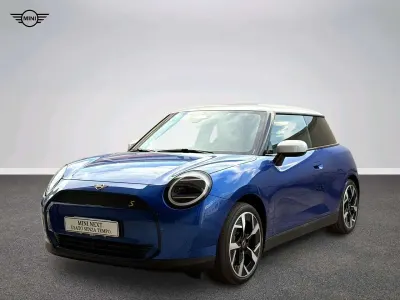 Usata Mini Cooper SE Classic 160 kW (218 CV) 2025 Blu/azzurro Utilitaria