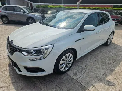 Usata Renault Mégane 90 CV (66 kW) 2019 Bianco Berlina