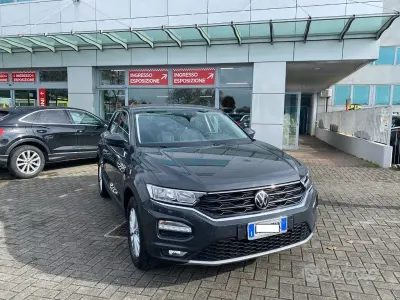 Usata VW T-Roc Style 110 CV (80 kW) 2021 Urano grey SUV