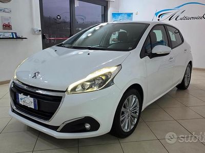 Usata Peugeot 208 Allure 75 CV (55 kW) 2017 Bianco Utilitaria