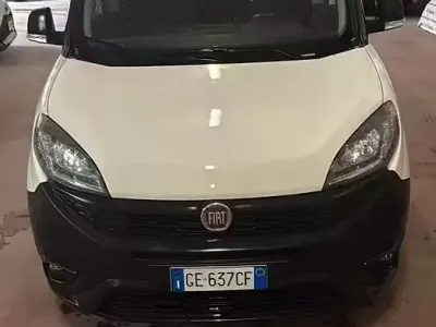 Usado Fiat Doblò Easy 95 HP (69 kW) 2021 Branco Monovolume