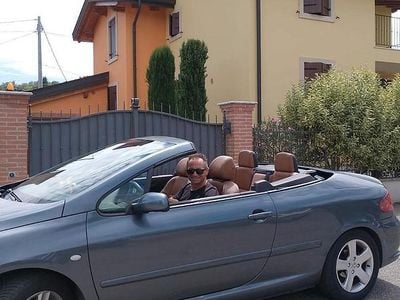 Usata Peugeot 307 CC 109 CV (80 kW) 2005 Grigio Cabrio