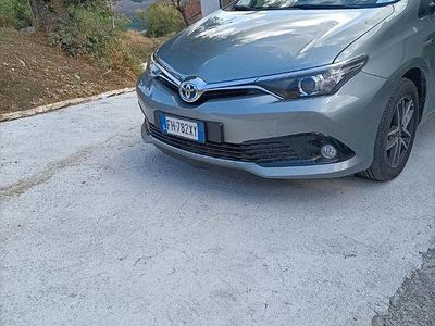 Grigio Usata 2017 Toyota Auris Hybrid Berlina | 13.000 € (Cara)