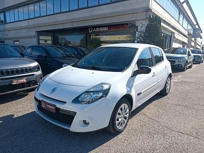 Usata Renault Clio II Initiale 101 CV (74 kW) 2011 Bianco Berlina