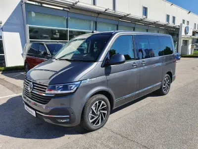 Usata VW Multivan 204 CV (150 kW) 2022 Grigio pastello Monovolume