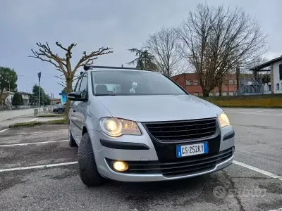 Usata VW Touran 150 CV (110 kW) 2010 Grigio Monovolume
