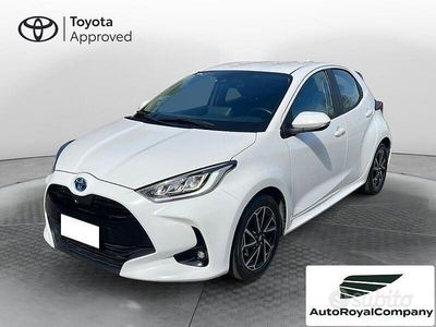Usata Toyota Yaris Hybrid Trend 116 CV (85 kW) 2021 Bianco Berlina