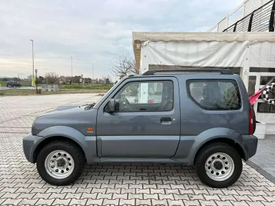 Usata Suzuki Jimny 86 CV (63 kW) 2008 Grigio SUV