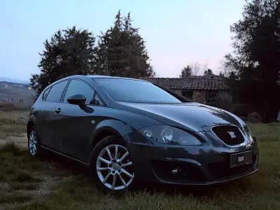 Usata Seat Leon 105 CV (77 kW) 2009 Grigio Utilitaria