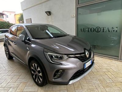 Usata Renault Captur Techno 91 CV (66 kW) 2024 Grigio SUV