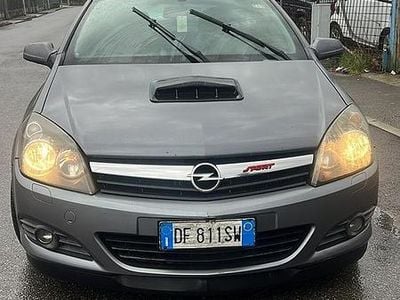 Usata Opel Astra GTC Cosmo 101 CV (74 kW) 2007 Grigio Berlina