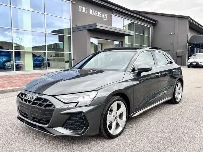 Nuova Audi A3 S-Line 150 CV (110 kW) 2025 Grigio Berlina