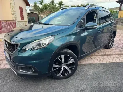 Usata Peugeot 2008 Allure 99 CV (72 kW) 2017 Verde SUV