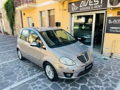 Usata Lancia Musa Gold 95 CV (69 kW) 2011 Marrone Monovolume