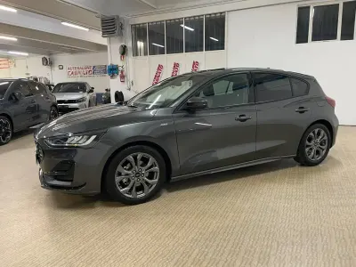 Usado Ford Focus ST-Line 125 HP (91 kW) 2025 Cinzento Sedan