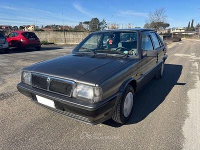 Usata Lancia Prisma 75 CV (55 kW) 1987 Gray Berlina