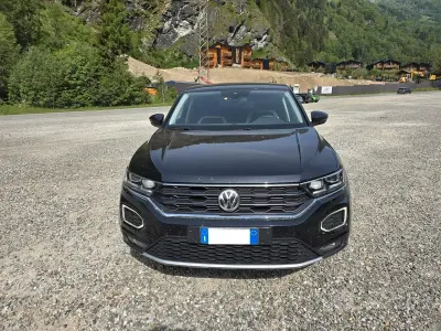 Usata VW T-Roc 150 CV (110 kW) 2019 Nero SUV