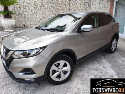 Usata Nissan Qashqai 110 CV (80 kW) 2018 Grigio SUV