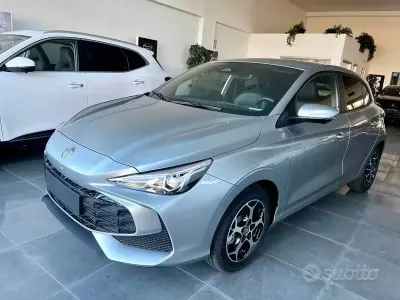 Nuova MG MG3 Luxury 102 CV (75 kW) 2025 Grigio Utilitaria