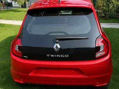 Usata Renault Twingo SE 65 CV (47 kW) 2021 Rosso Utilitaria
