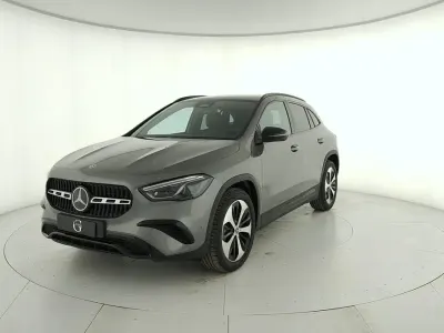 Nuova Mercedes GLA200 149 CV (109 kW) 2026 Grigio SUV